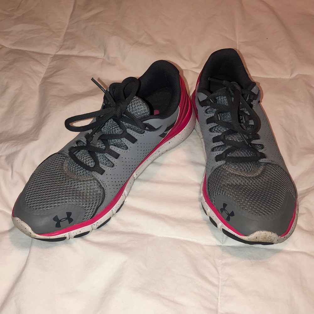 Under Armour Sneakers